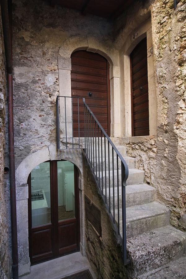 Appartement Casa Ladyhawke à Santo Stefano Di Sessanio Extérieur photo